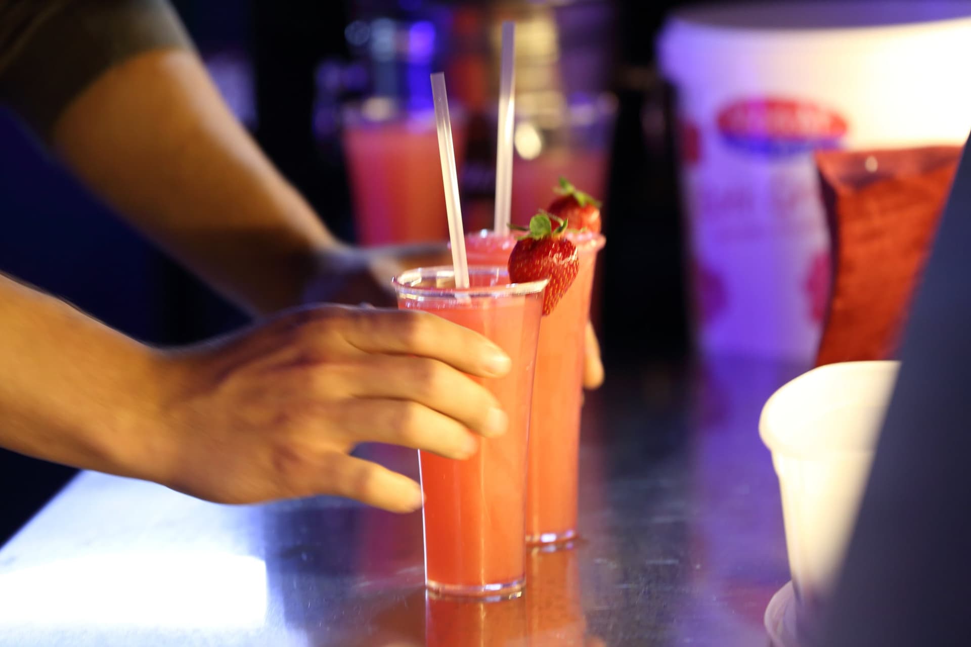 Erdbeer-Cocktail an der Bar — 54 Grad Nord, Amrum